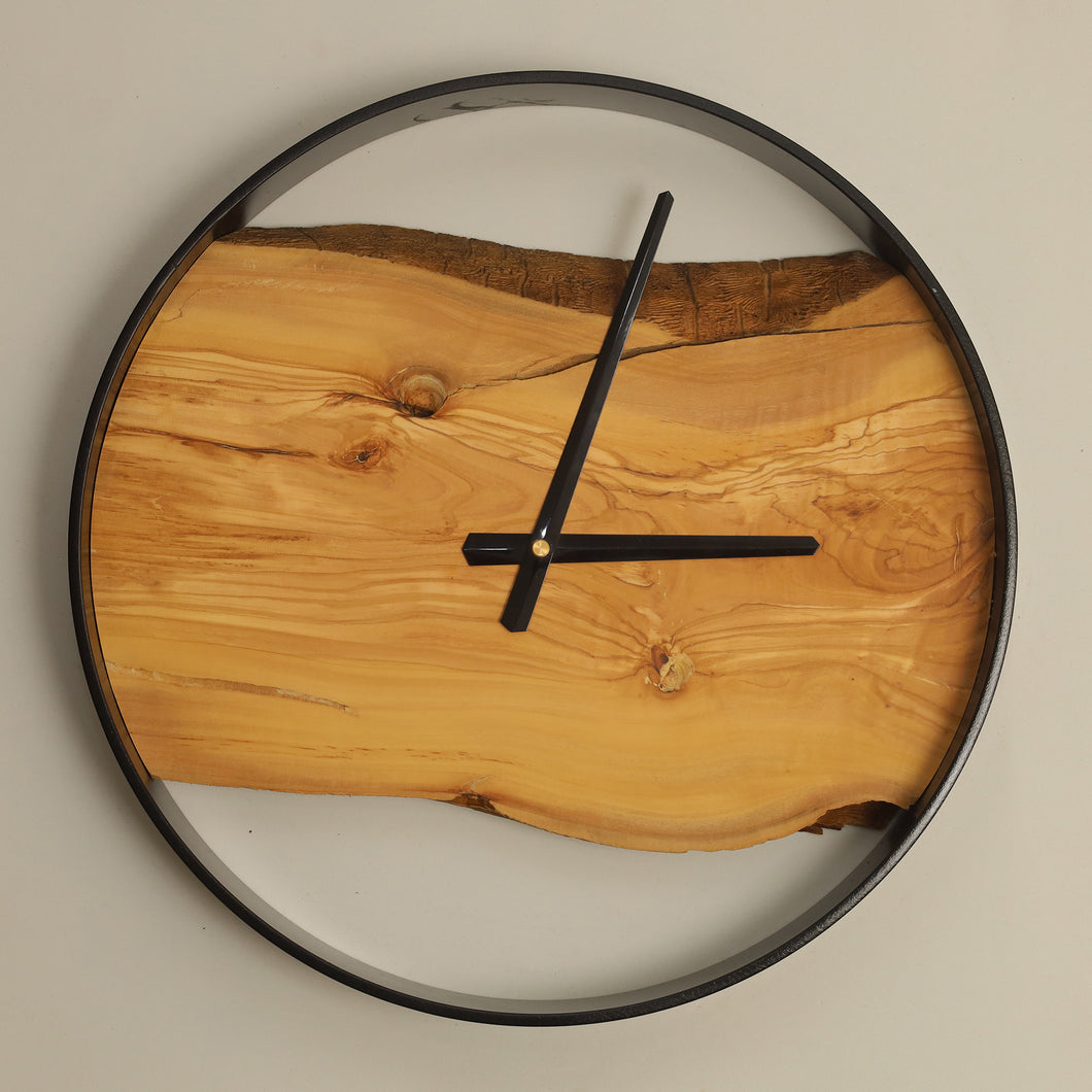 Wanduhr aus Olivenholz - 35-38 cm